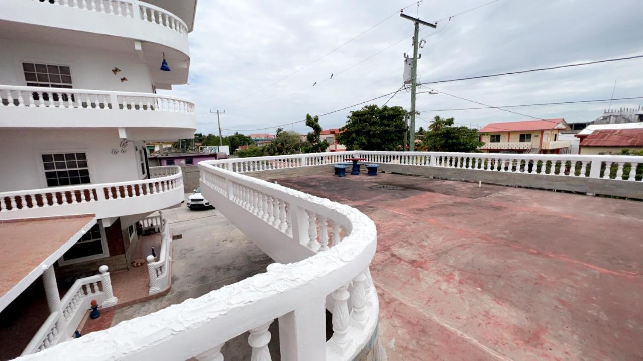 Las Palmas Hotel Corozal Exterior foto